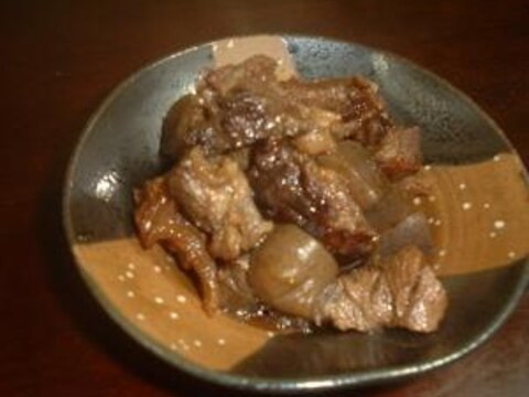 ニンニクたっぷり牛すじ煮込み